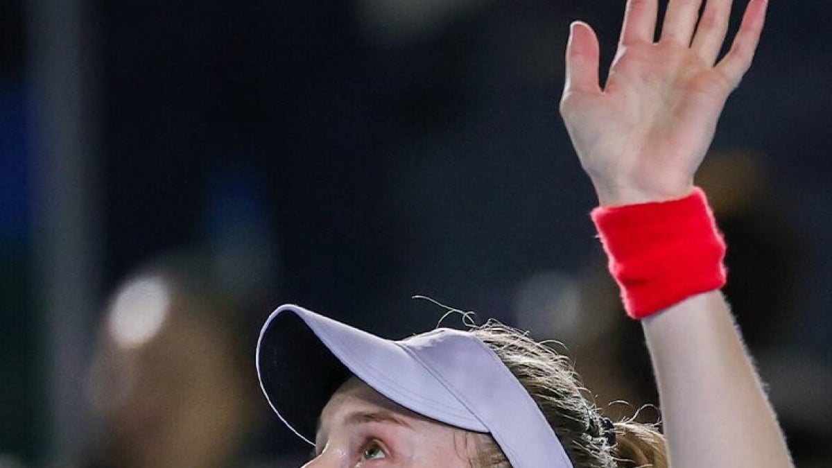 Rybakina withdraws from Tokyo with neck injury, Fernandez advances to SF
