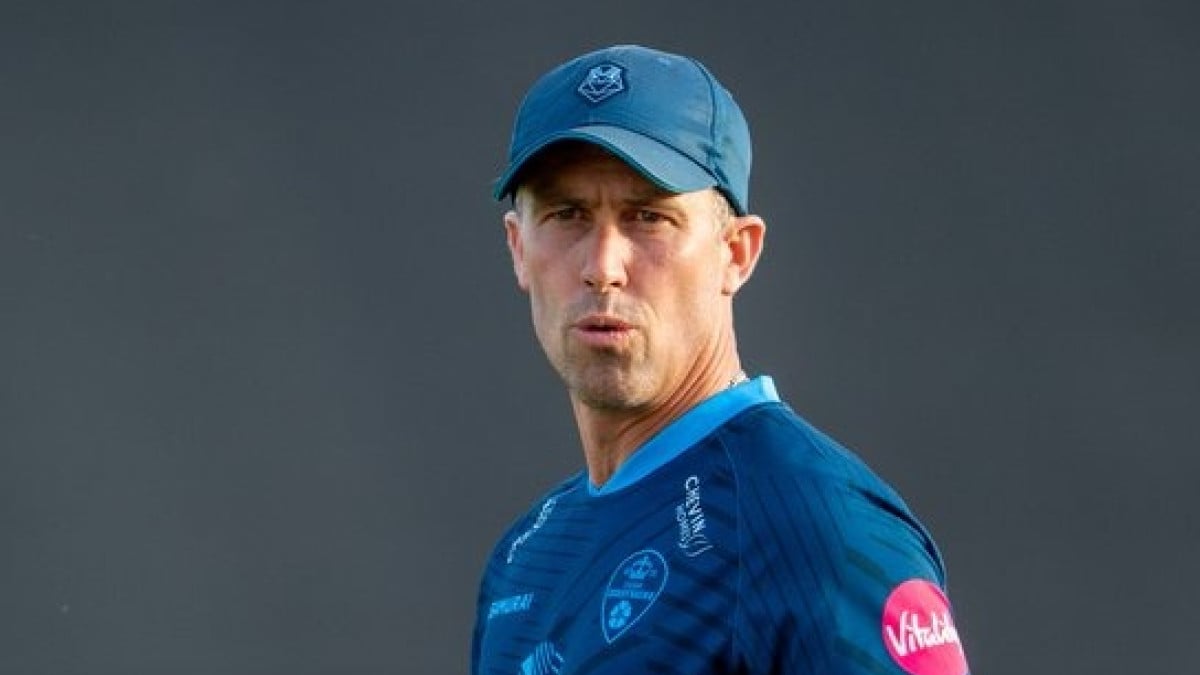 Veteran batter Wayne Madsen signs new one-year red-ball deal with Derbyshire